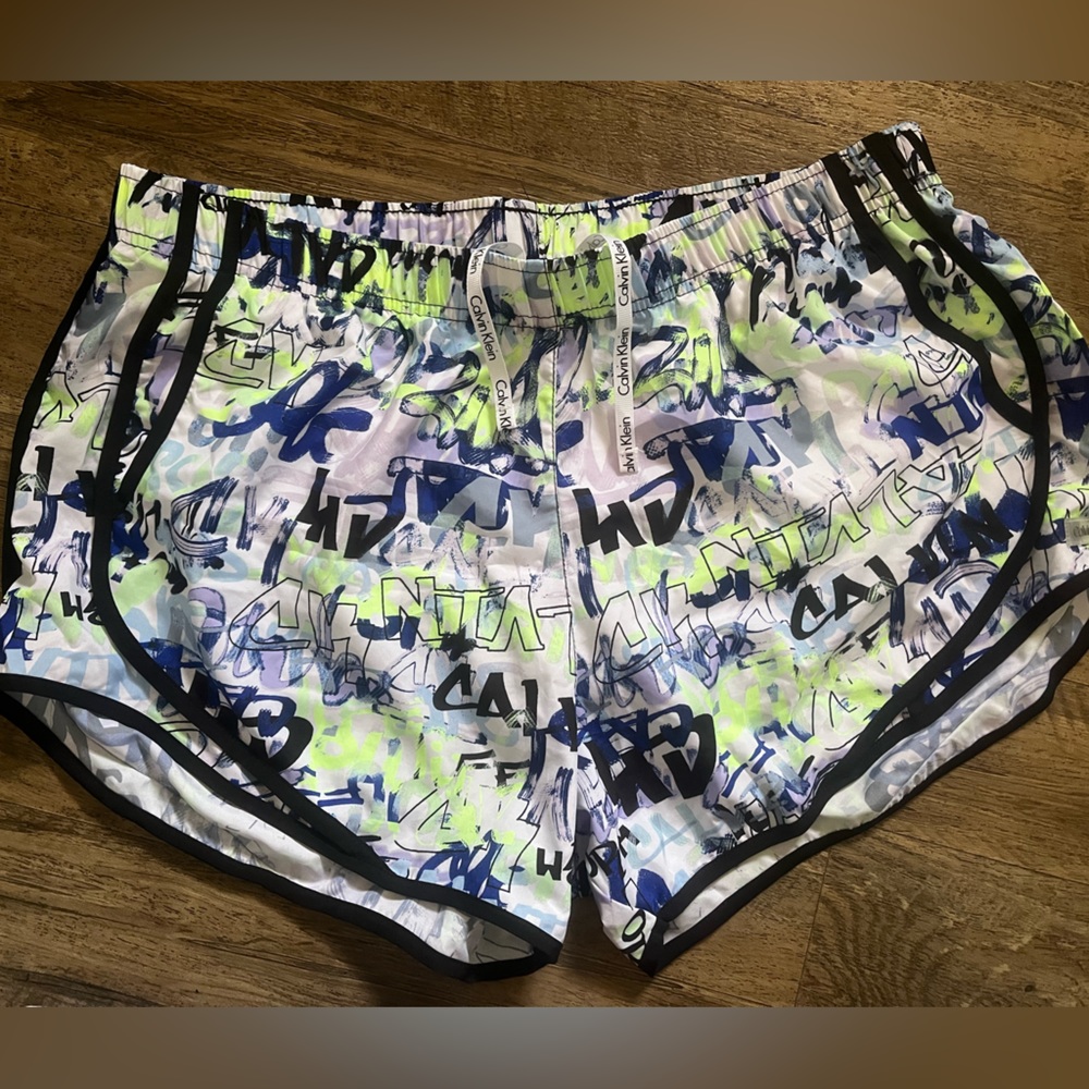 CK Women’s running shorts XL